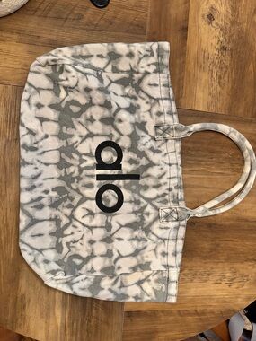 ALO Yoga Gray and White Tie-Dye Canvas Tote